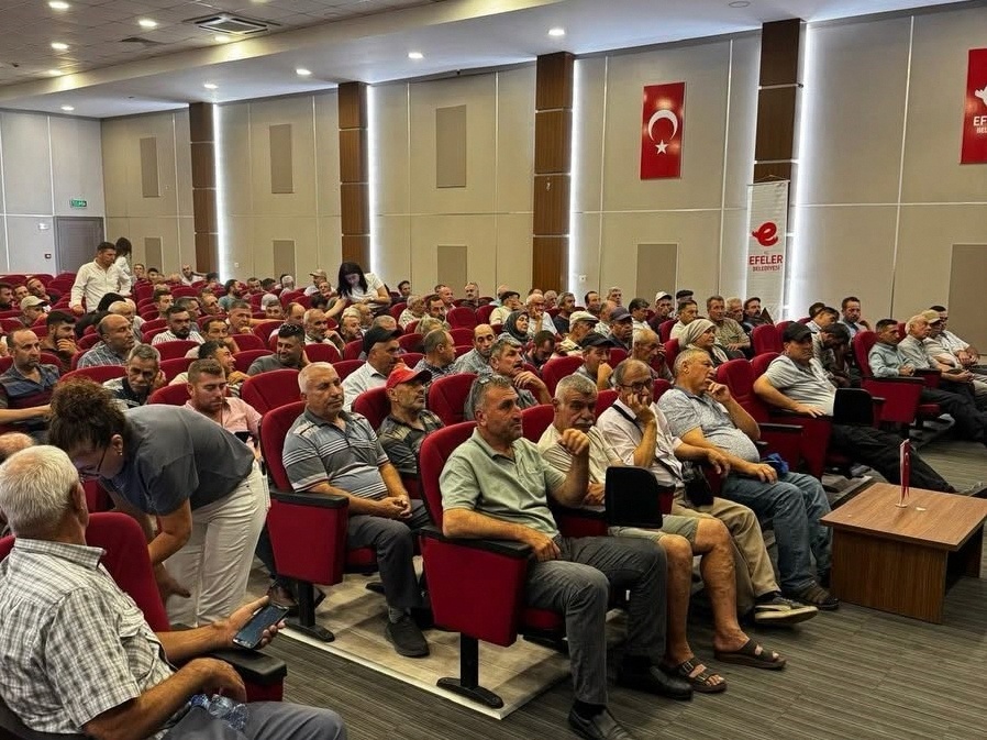 İncir üretiminde verimi yükseltecek yöntemler çiftçilere aktarıldı